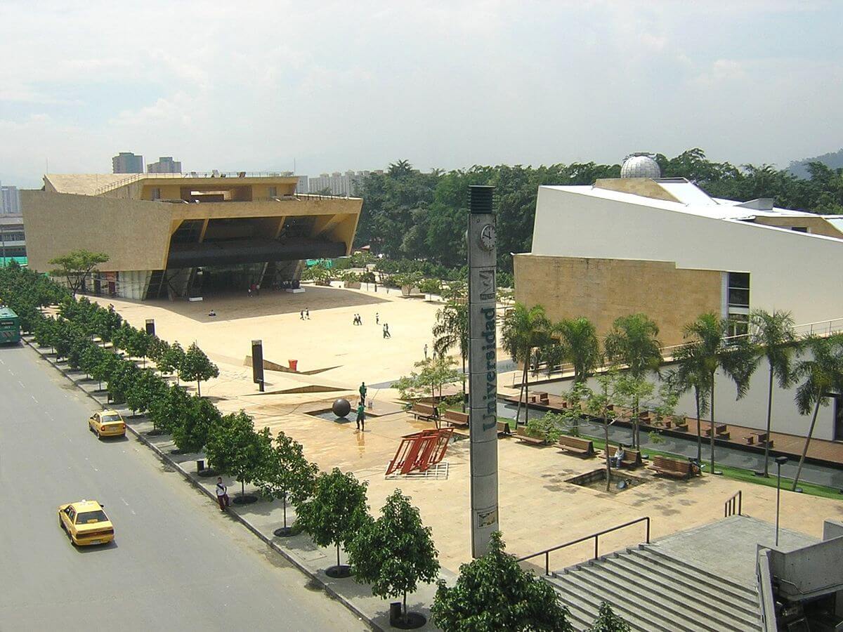 parque de los deseos en medellin