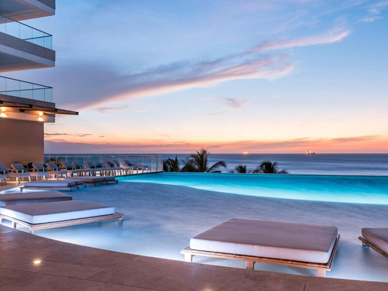 hilton santa marta piscina