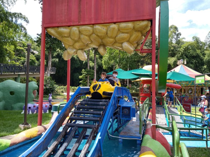 parque del cafe colombia