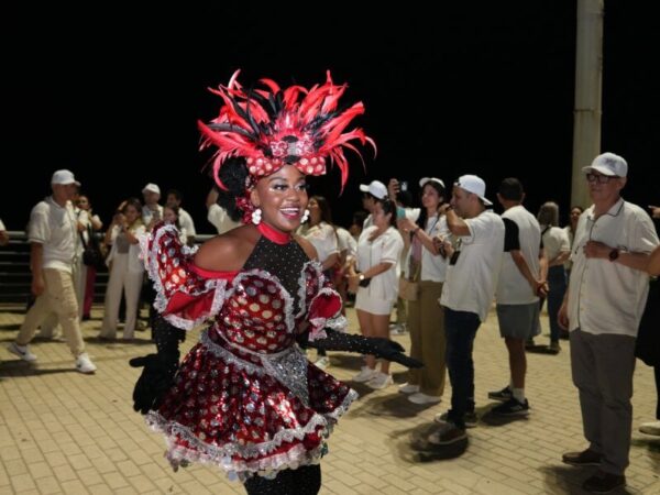 negrita puloy muestra folcrorica